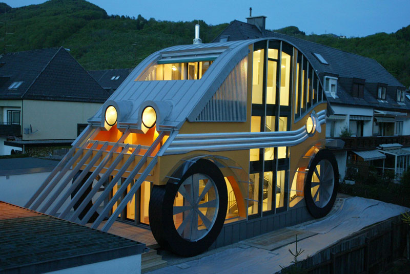 car_house_in_austria.jpg