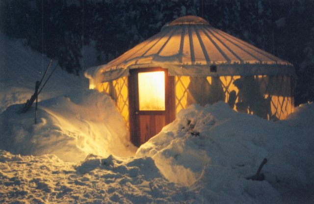yurt_night-2.jpg